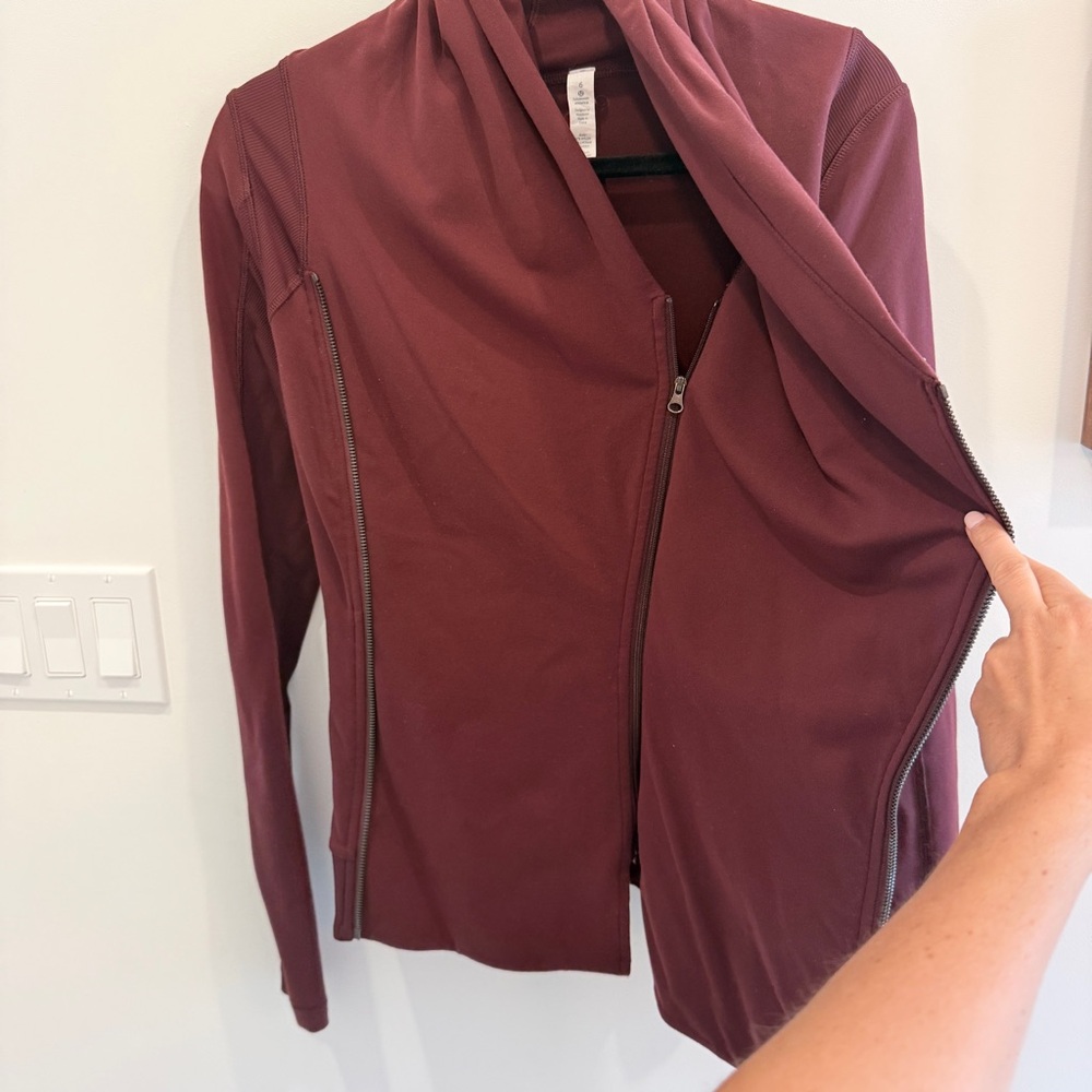 Lululemon Athletica Jacket in Rich Burgundy - Picture 3 of 5